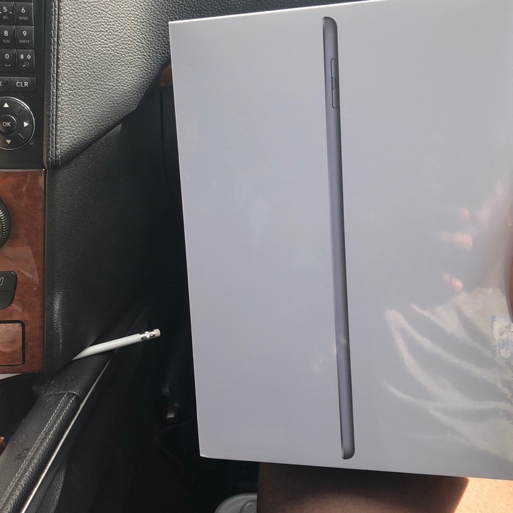 iPad 6 (Brand New)